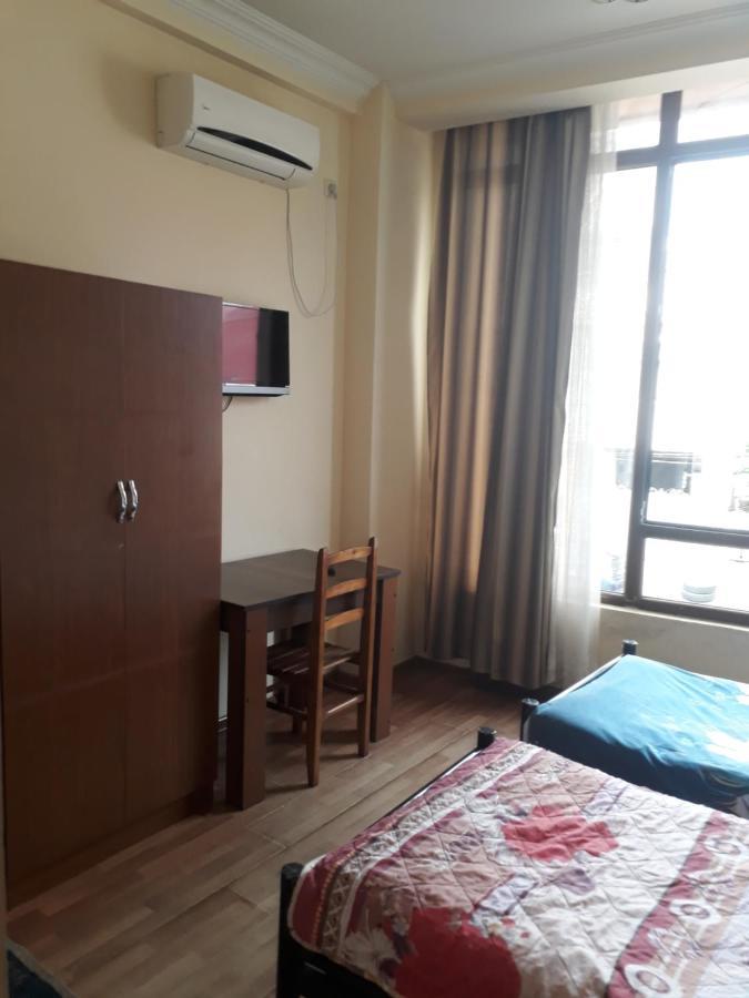 George Dom Hotell Batumi Eksteriør bilde