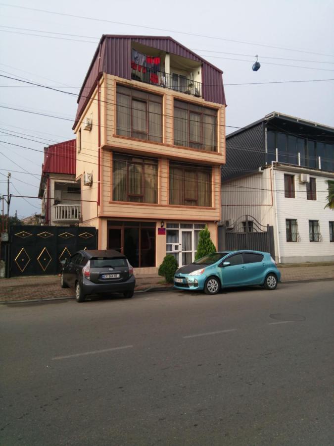 George Dom Hotell Batumi Eksteriør bilde